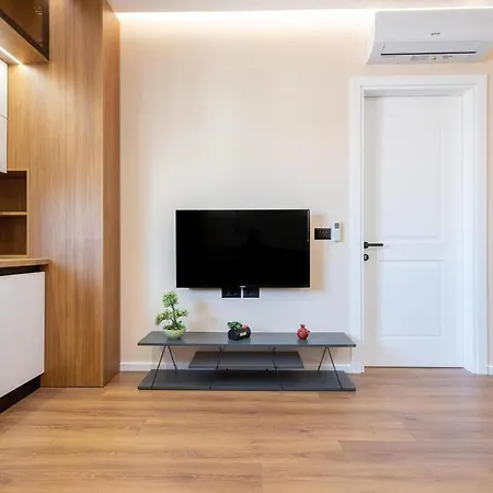Modern City Center New Bazaar Apartment *