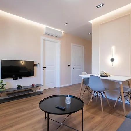 Modern City Center New Bazaar Apartmán Tirana